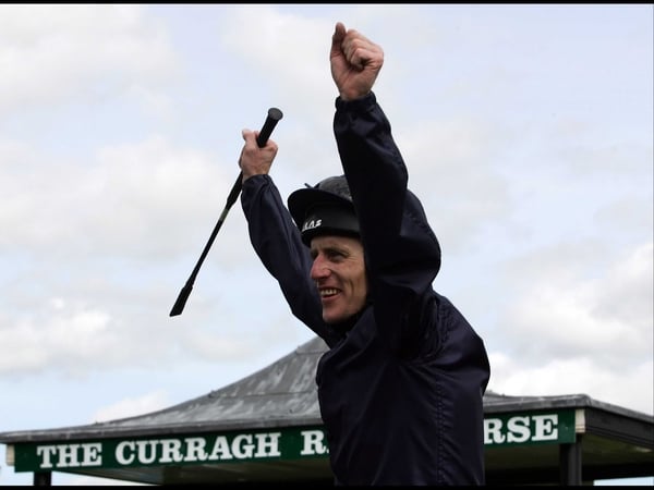 Johnny Murtagh will now ride Changingoftheguard