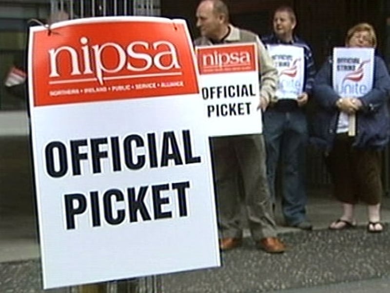 NIPSA - Public service workers' picket