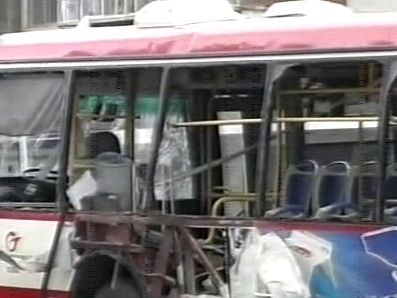 Kunming - Two killed in bus blasts