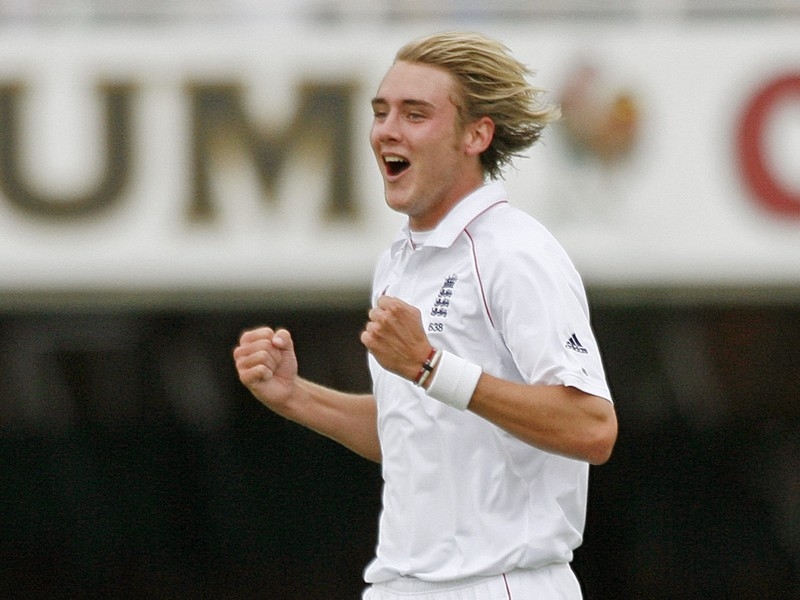 Stuart Broad landed the scalp of Jacque Kallis in a great spell where he took three wickets in 14 balls