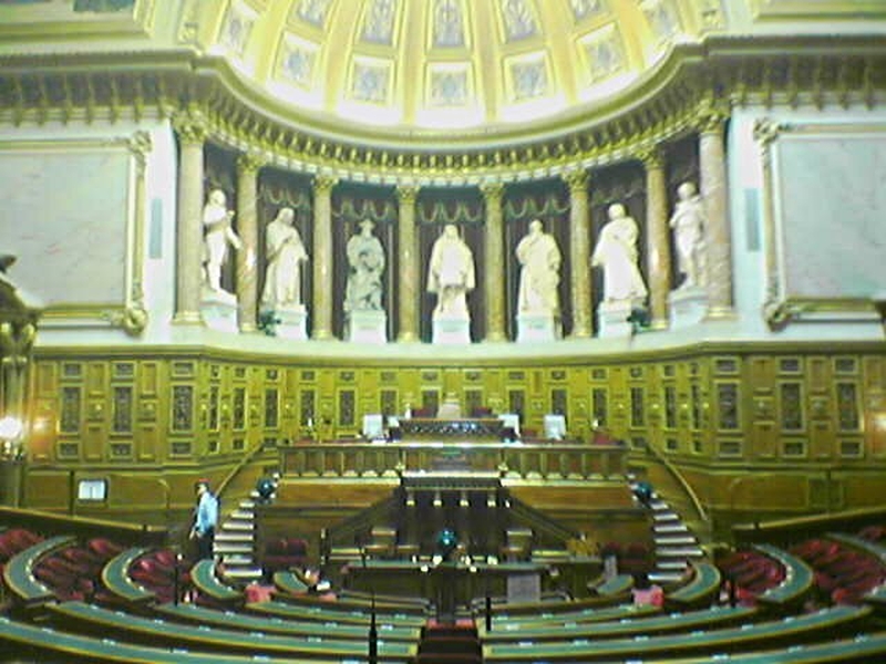 French Senate - Passed law on working week