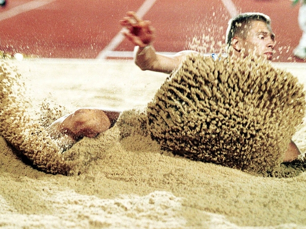 Mbango Etone defends triple jump title