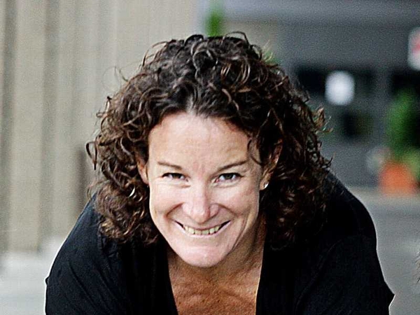 Sonia O'Sullivan joined the 10,000 people at the start line to run the first leg of the relay race