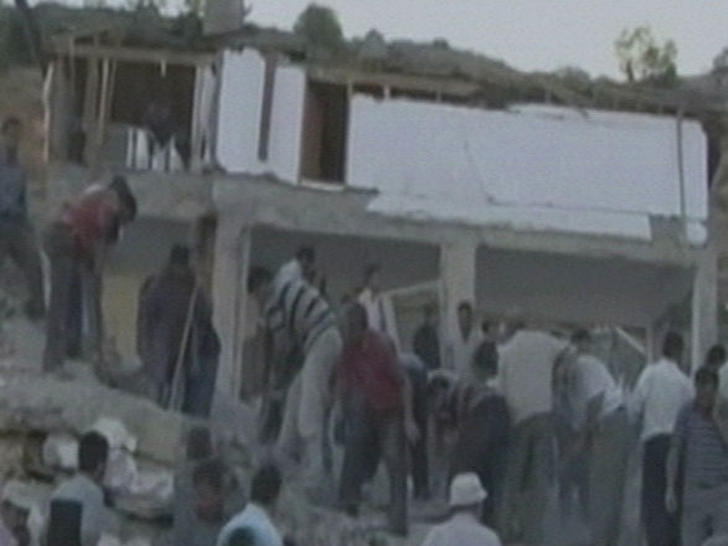 Turkey - Three-storey building crumbled
