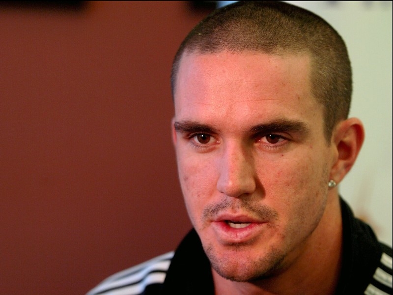 Kevin Pietersen hit an unbeaten 73 as England eased to victory over Pakistan