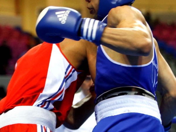 American boxer ruled out after collapse