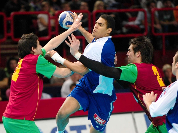 Iceland reach semi-finals