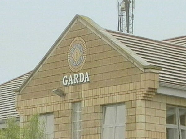 Ballyfermot Garda Station - Men held after gun seized