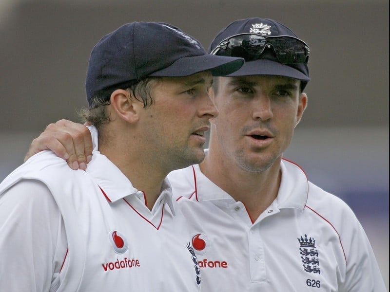 England captain Kevin Pietersen (right) and Steve Harmison