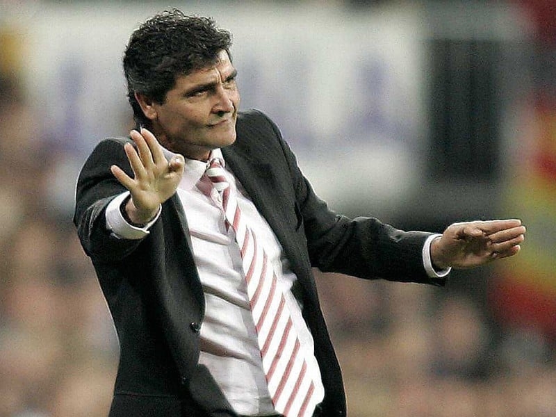 Juande Ramos is under increasing pressure as Tottenham languish at the bottom of the table