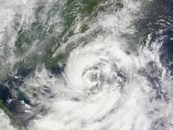 Kammuri - Tropical storm prompts floods