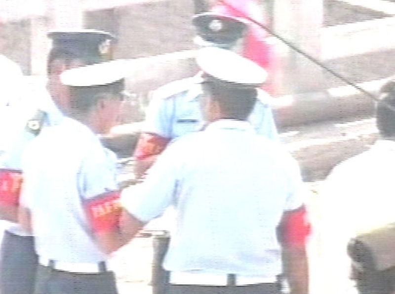 Peshawar - Authorities investigate blast