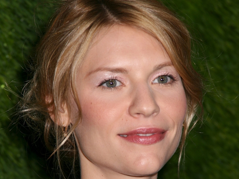 Danes - In talks to play scientist