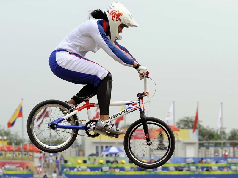 Shanaze Reade qualified for the semi-final despite an early crash