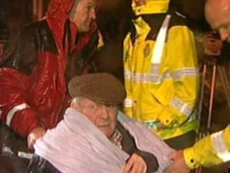 UK - Evacuation after flooding