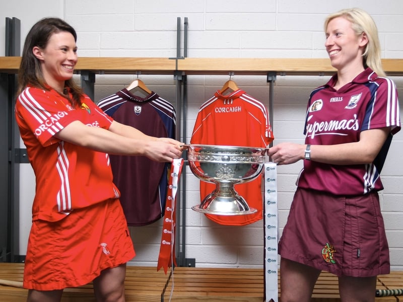 The opposing captains - Catriona Foley (Cork) &amp; Sinead Cahalan (Galway)