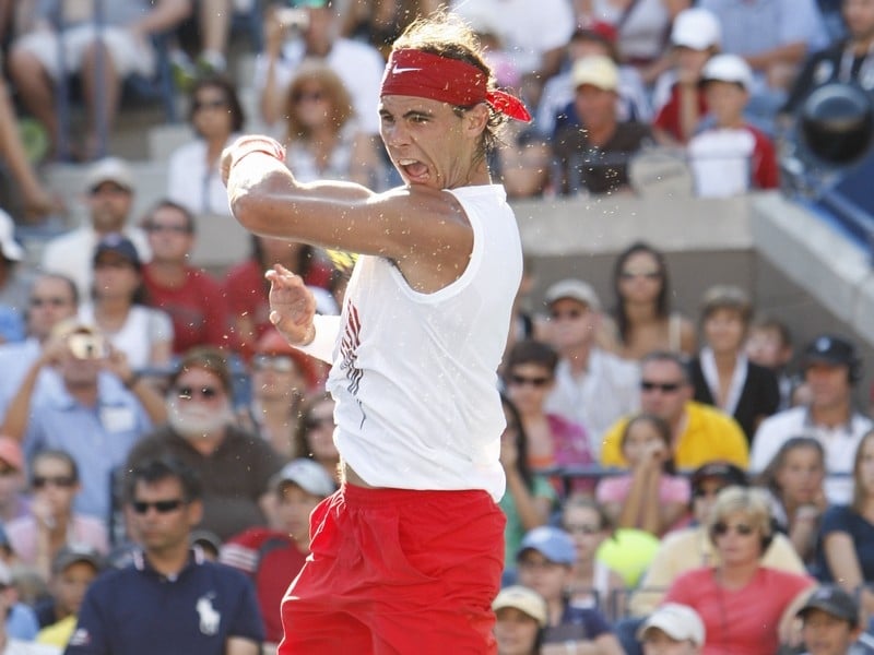 Rafael Nadal thrashed Andy Roddick to send Spain into the final of the Davis Cup