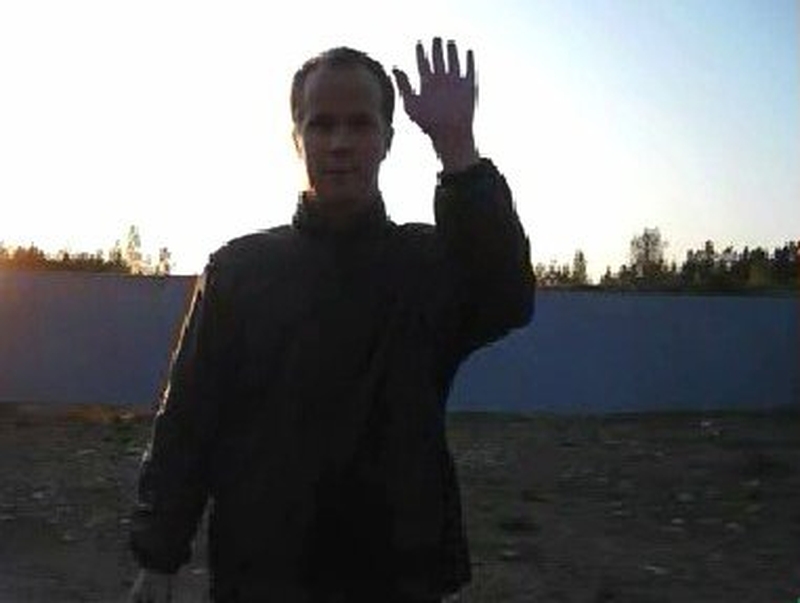 'Mr Saari' - Alleged gunman waves to camera