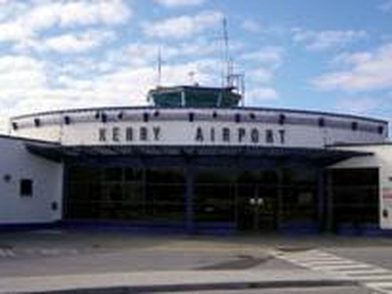 Kerry Airport - Light aircraft ended up in margin