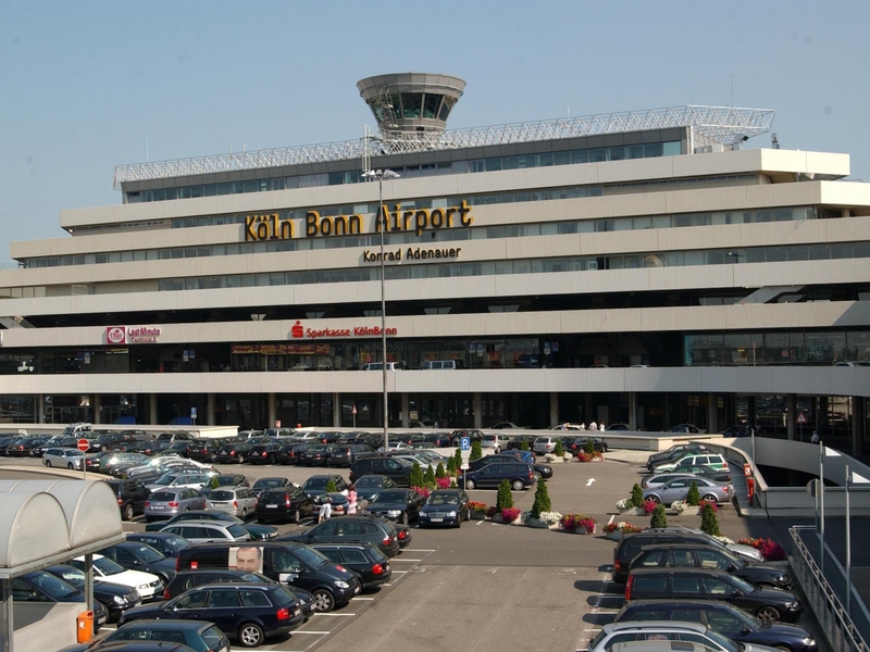 Cologne-Bonn Airport - Suspected militants arrested