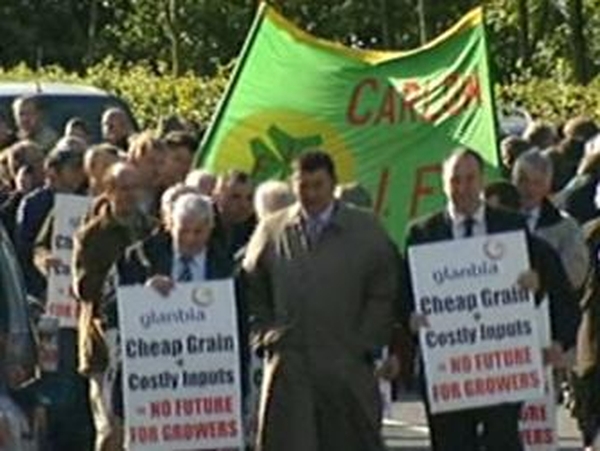 Farmers protest over grain price plan