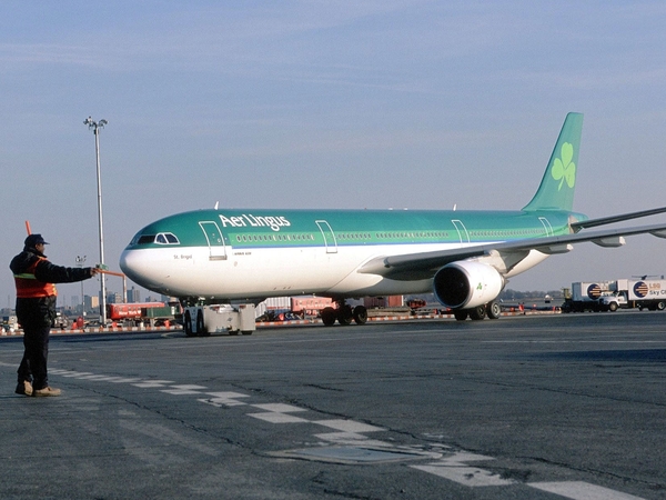 Aer Lingus - Talks over cost-cutting