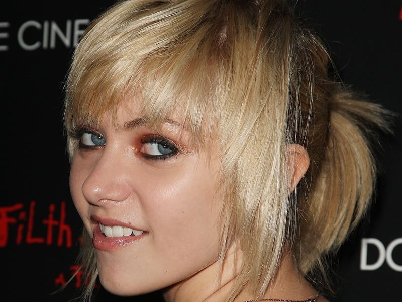 Momsen - Being treated in hospital