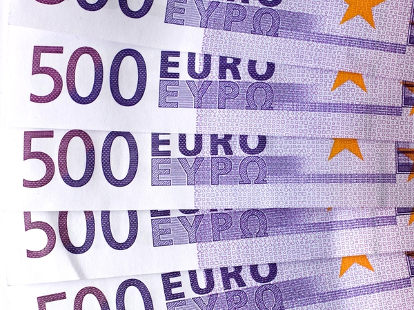Bankers' pay - EU wants US-style caps