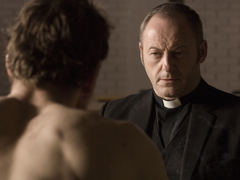 Liam Cunningham and Michael Fassbender in Hunger