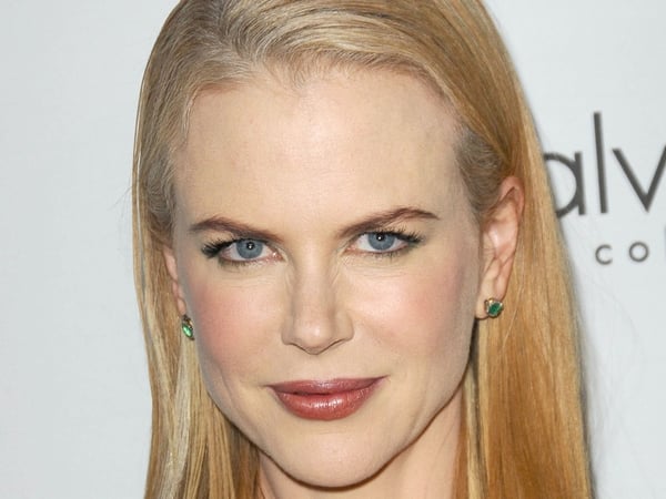 Kidman - Says that she "cowered in the backgroud"