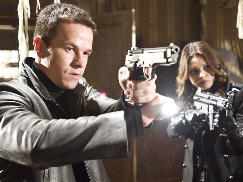 Wahlberg - Saves Max Payne