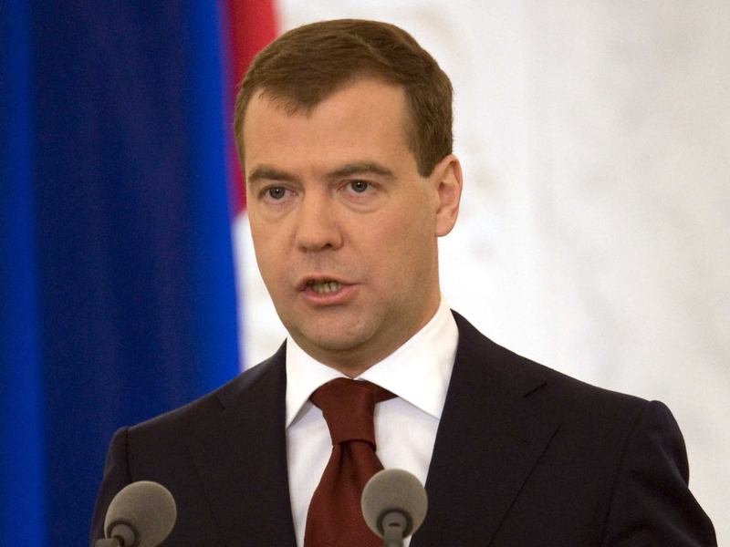 Dmitry Medvedev - To sign treaty with Barack Obama