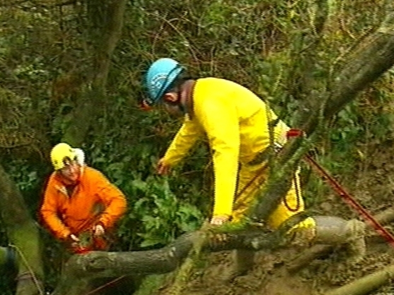 Doolin - Three cavers rescued