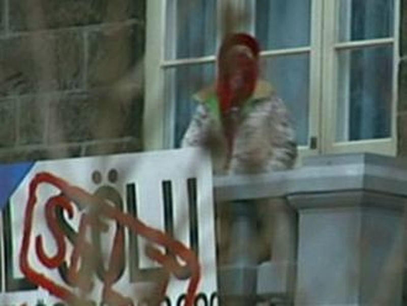 Iceland - Protests over bank crisis