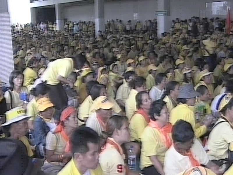 Bangkok - Protestors force closure of airport