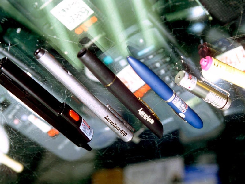 Laser pointers - Flights targeted