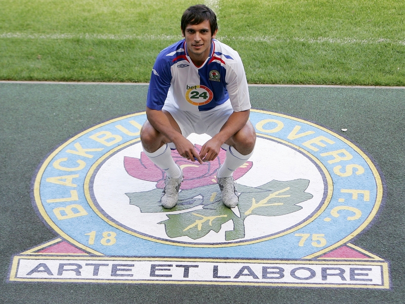 Paraguayan striker Roque Santa Cruz wants to compete for major honours