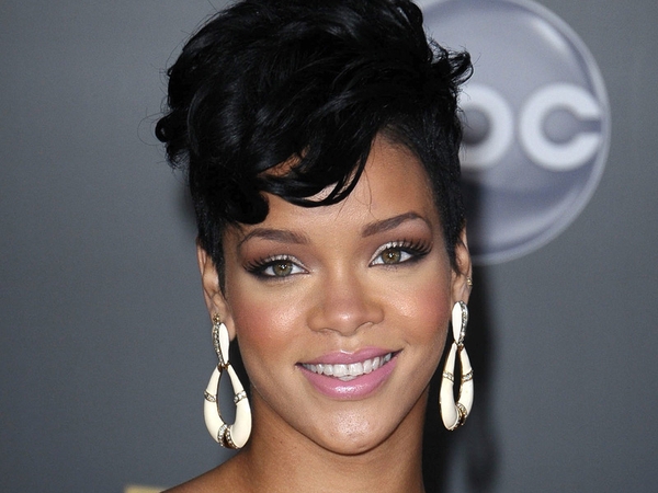 Rihanna - reports she is back together with Chris Brown