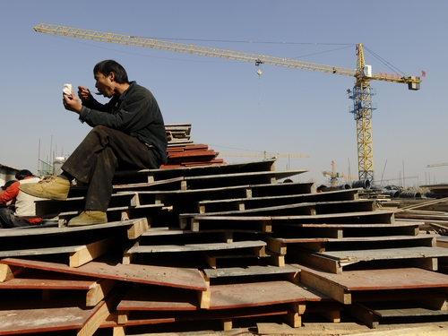 China - Workers set to get pay rise - reports