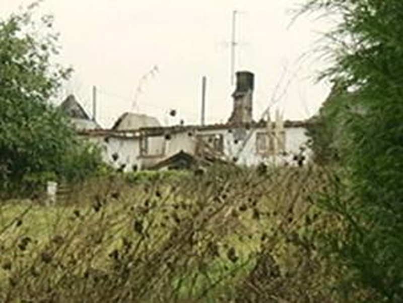 Windgap - Mother and two young girls killed