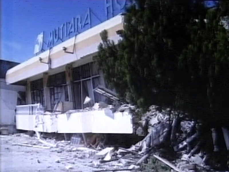 Earthquakes - Mutiara hotel destroyed following 7.6 magnitude quake