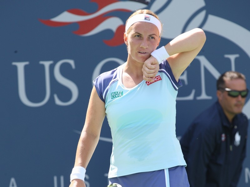 Svetlana Kuznetsova has been told to rest an abdominal muscle injury