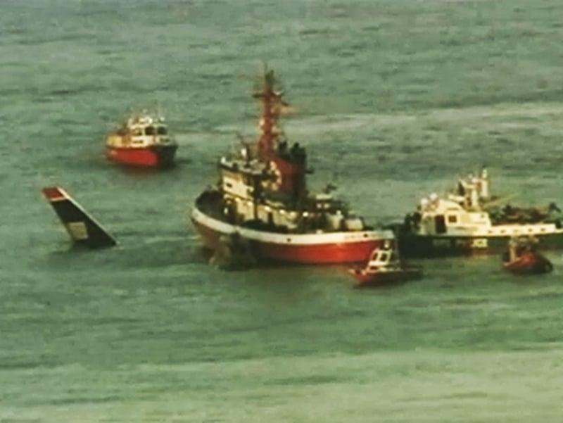 Hudson River - The plane's tail slowly sinks into the river