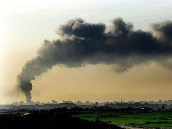 Gaza - Smoke rises from UNWRA facility