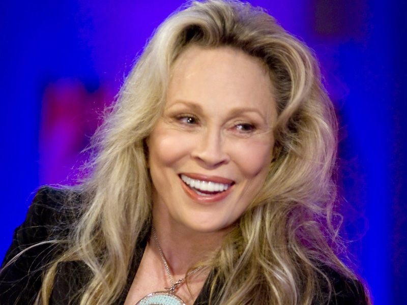 Dunaway - To play renowned surgeon