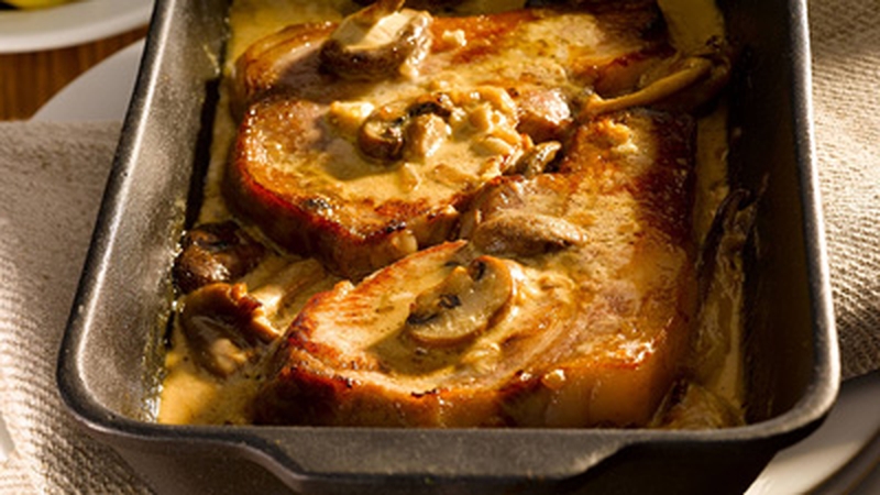 Pork Chops With Mushrooms and Garlic