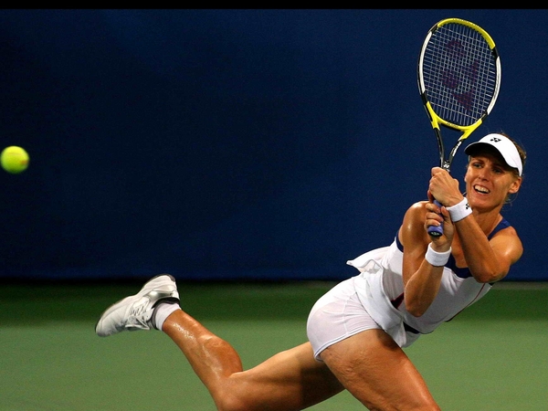 Elena Dementieva secured her third victory over Maria Sharapova in nine meetings