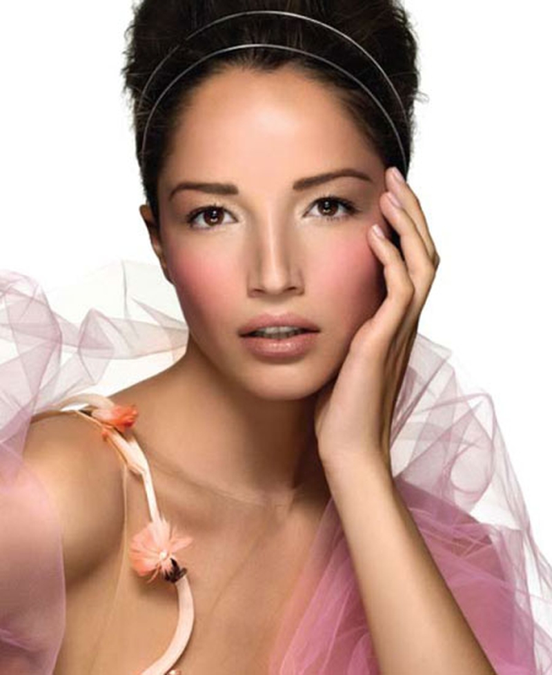 Create a pretty, flushed look with Bobbi Brown's spring collection