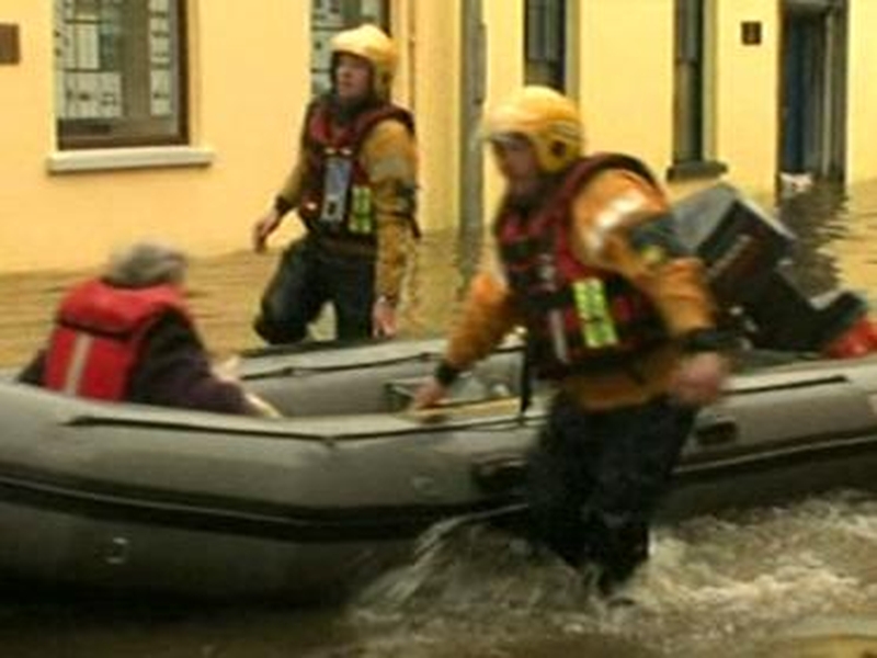 Evacuation - Residents ferried from homes