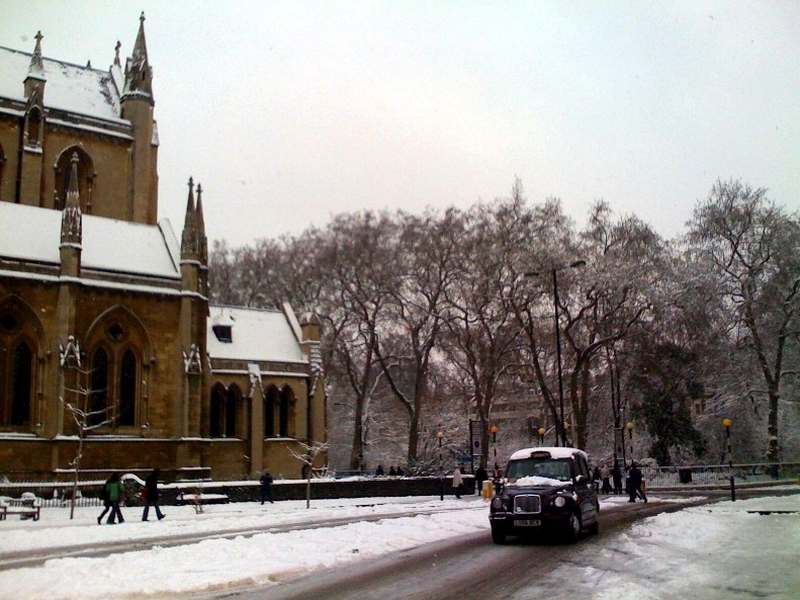 London - Up to 10cm of snow - (Pic: Aidan Cooney)